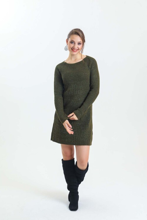 Geniş Yaka Önü Cepli Simli Uzun Kol Triko Elbise