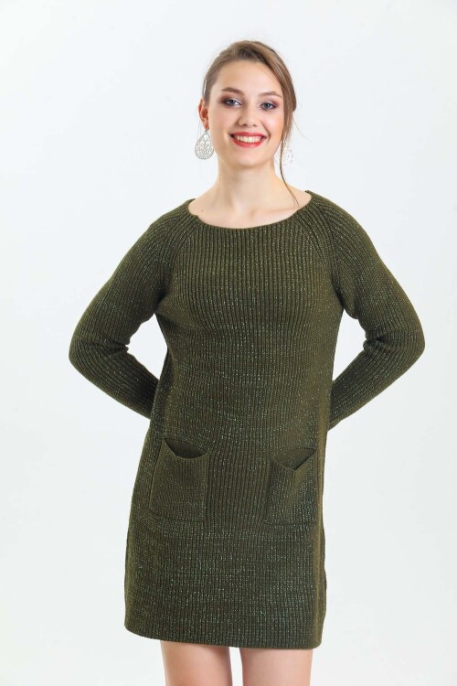 Geniş Yaka Önü Cepli Simli Uzun Kol Triko Elbise