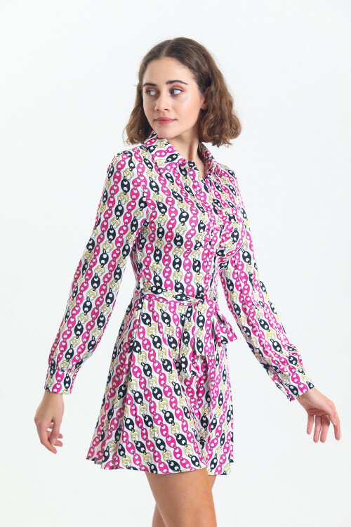 Kadın Gömlek Yaka Robası Büzgülü Düğmeli Kuşaklı Desenli Saten Kısa Elbise