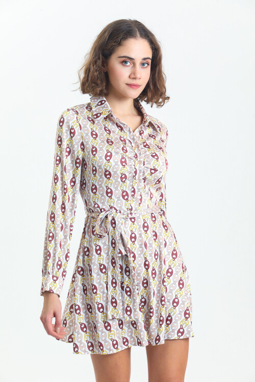 Kadın Gömlek Yaka Robası Büzgülü Düğmeli Kuşaklı Desenli Saten Kısa Elbise