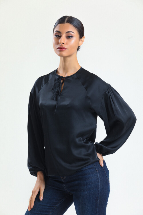 KADIN Yakası Bağcıklı Kolları Lastikli Saten Bluz
