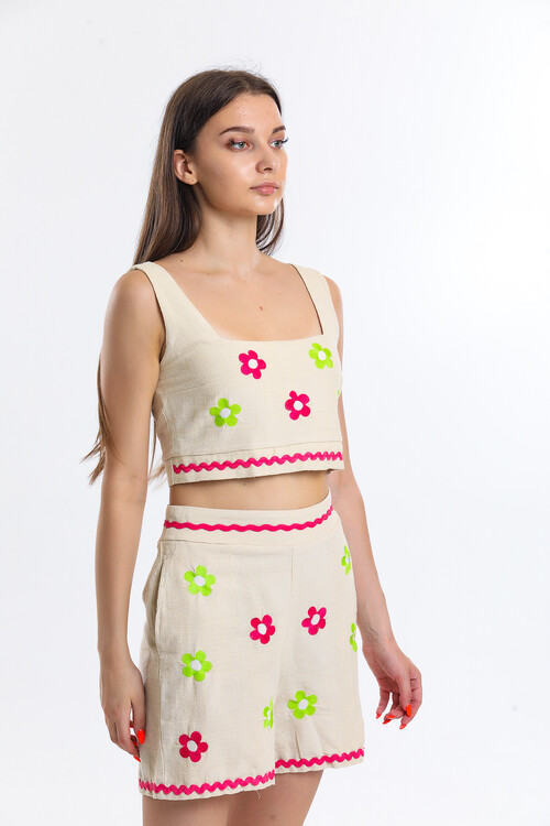 Nakışlı Yandan Fermuarlı Şerit Detaylı Cepli Şort Takım