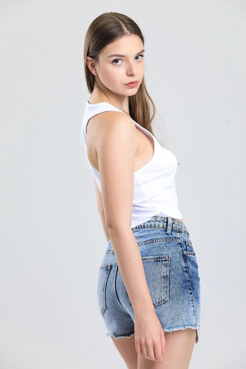 U Yaka Nakış Detaylı Atlet