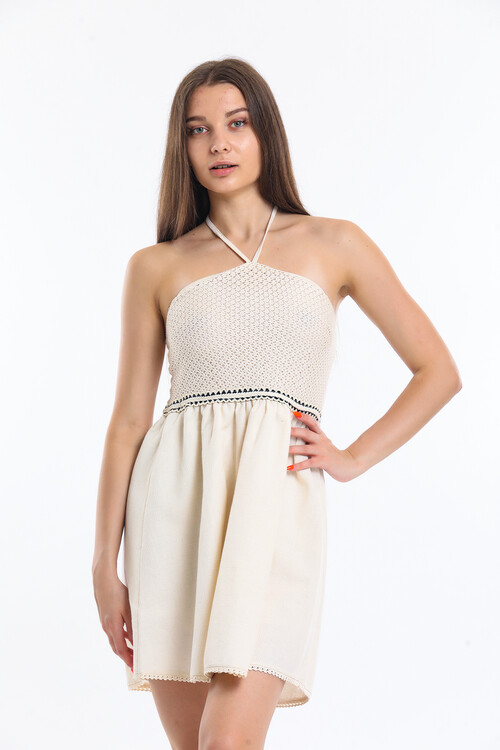 Yakası Bağcık Detaylı İçi Astarlı Güpürlü Kısa Elbise