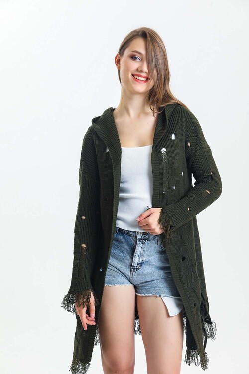 Yarasa Kol Yanları Bağcıklı Kolları ve Eteği Püsküllü Kapuşonlu Triko Uzun Hırka